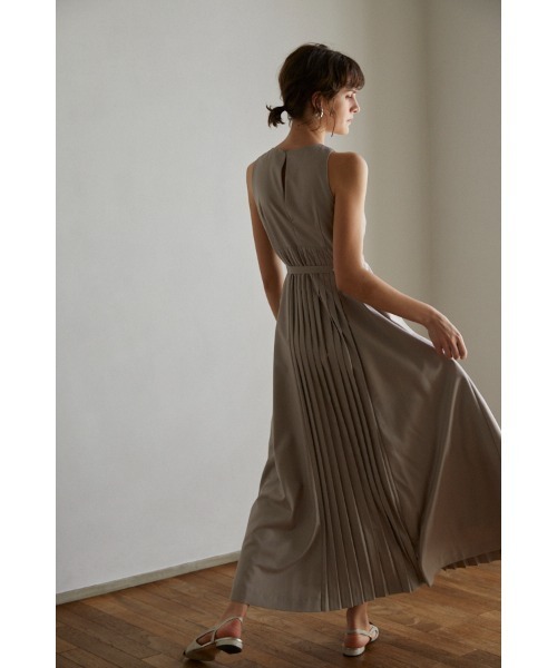 Emilia Pleated Dress タックプリーツタンクロングドレス（ワンピース