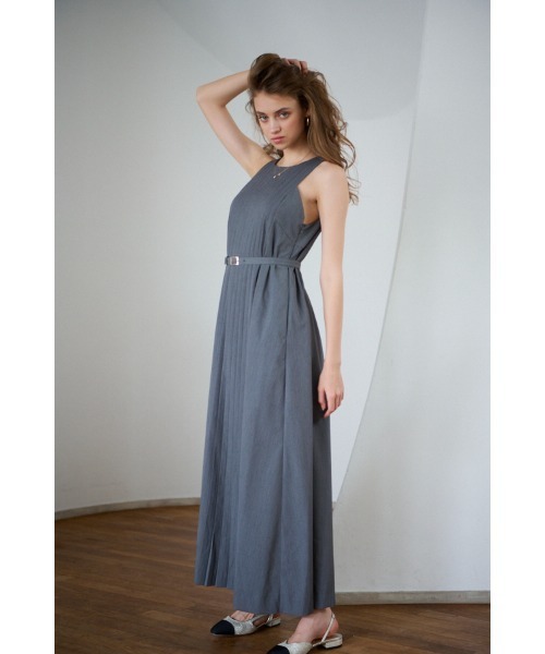 Estella.K(エステラケー)の「Emilia Pleated Dress タックプリーツタンクロングドレス(ワンピース・レディース・ベージュ/グレー・FREE)」の4枚目の写真