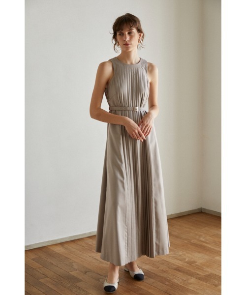 Estella.K(エステラケー)の「Emilia Pleated Dress タックプリーツタンクロングドレス(ワンピース・レディース・ベージュ/グレー・FREE)」の9枚目の写真