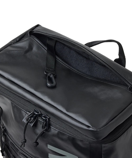 NEW ERA(ニューエラ)の「NEW ERA/ニューエラ TPU Box Pack L 46L(バックパック/リュック・メンズ・ブラック系その他2/ブラック系その他/その他1・FREE)」の20枚目の写真