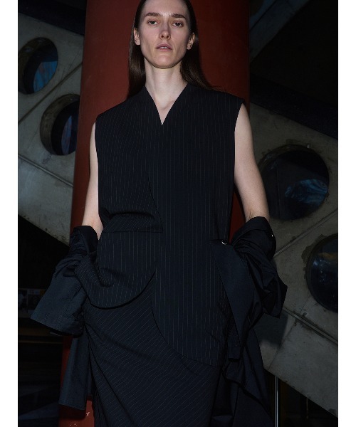 CIS.（シス）の「CIS． パッドショルダーCIS.ジレ ウォッシャブル（ベスト・レディース・グレー系/ブラック系・36(7号)/38(9号)）」の6枚目の写真