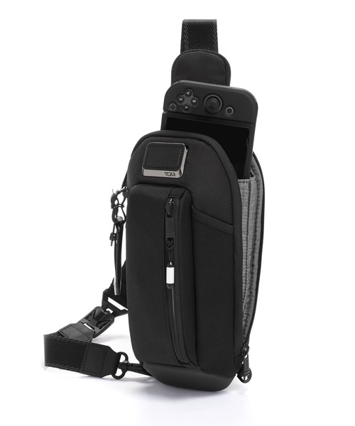 TUMI(トゥミ)の「ALPHA BRAVO Esports プロ・スリング(ボディバッグ/ウエストポーチ・メンズ・ブラック・FREE)」の4枚目の写真