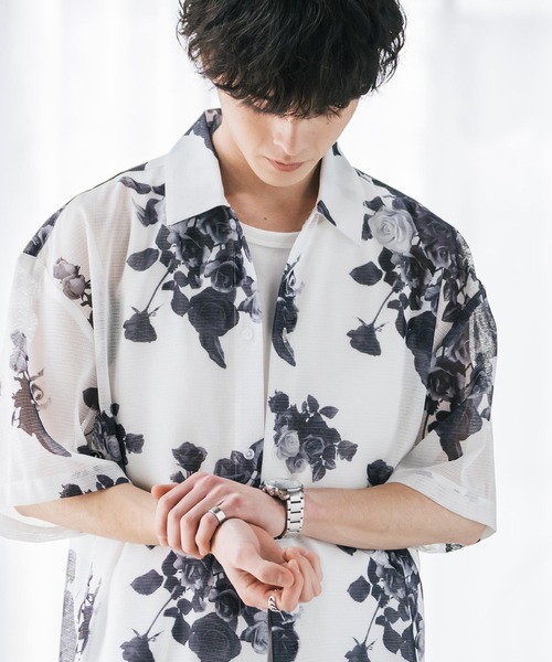 Rocky Monroe(ロッキーモンロー)の「オーバーサイズ チェック柄 フラワー柄 総柄プリント半袖レギュラーカラーメッシュシャツ(シャツ/ブラウス・メンズ・ブルー/ホワイト系/ブラック系/ブラック/ホワイト・M/L/XL)」の15枚目の写真