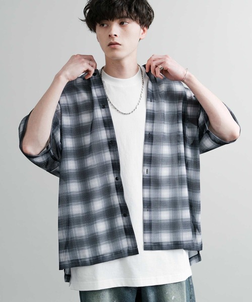 Rocky Monroe(ロッキーモンロー)の「オーバーサイズ チェック柄 フラワー柄 総柄プリント半袖レギュラーカラーメッシュシャツ(シャツ/ブラウス・メンズ・ブルー/ホワイト系/ブラック系/ブラック/ホワイト・M/L/XL)」の9枚目の写真