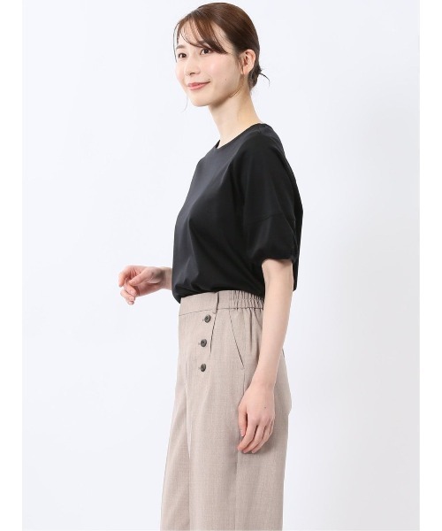 m.f.editorial（エムエフエディトリアル）の「【接触冷感 UVカット 綿100％】m.f.エディトリアル レディース 綿スムス クルーネック パフギャザーウォッシャブルTシャツ（Tシャツ/カットソー・レディース・ブラック/ライトグレー/ホワイト・MEDIUM/LARGE）」の14枚目の写真