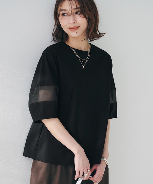 UNTITLED（アンタイトル）の「【二の腕カバー/接触冷感】袖オーガンジープルオーバー（Tシャツ/カットソー・レディース・オフホワイト/ブラック/ブラウン系その他・02/48/50/00/44/04）」の2枚目の写真