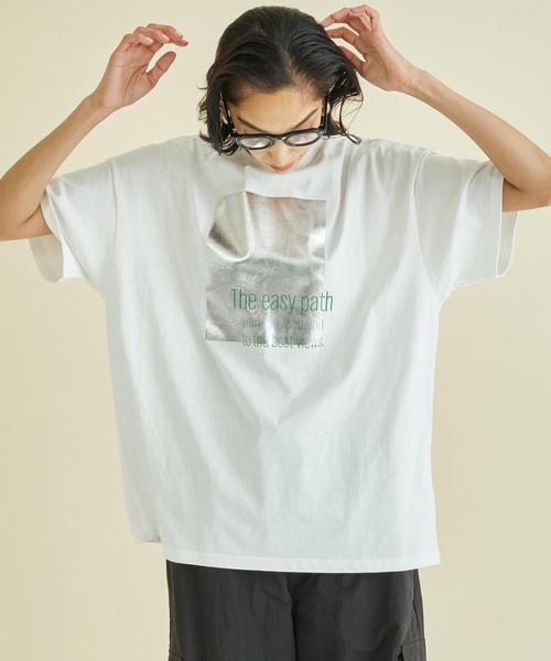 Settimissimo(セッティミッシモ)の「メタリック箔プリント×カラーロゴ オーバーサイズ Tシャツ(Tシャツ/カットソー・レディース・グリーン/レッド・FREE)」の9枚目の写真