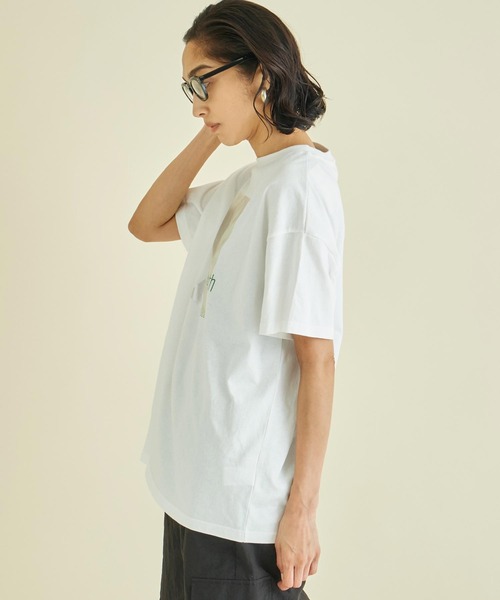 Settimissimo(セッティミッシモ)の「メタリック箔プリント×カラーロゴ オーバーサイズ Tシャツ(Tシャツ/カットソー・レディース・グリーン/レッド・FREE)」の16枚目の写真