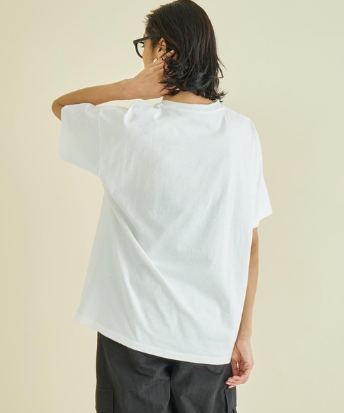 Settimissimo(セッティミッシモ)の「メタリック箔プリント×カラーロゴ オーバーサイズ Tシャツ(Tシャツ/カットソー・レディース・グリーン/レッド・FREE)」の15枚目の写真