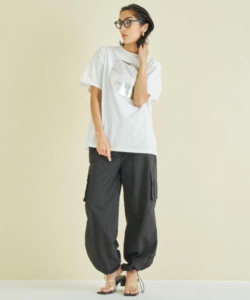 Settimissimo(セッティミッシモ)の「メタリック箔プリント×カラーロゴ オーバーサイズ Tシャツ(Tシャツ/カットソー・レディース・グリーン/レッド・FREE)」の6枚目の写真