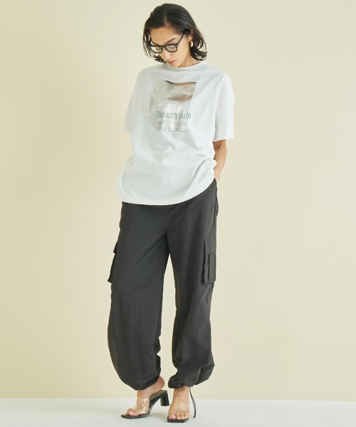 Settimissimo(セッティミッシモ)の「メタリック箔プリント×カラーロゴ オーバーサイズ Tシャツ(Tシャツ/カットソー・レディース・グリーン/レッド・FREE)」の4枚目の写真
