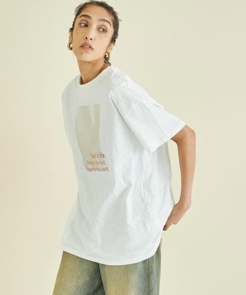 Settimissimo(セッティミッシモ)の「メタリック箔プリント×カラーロゴ オーバーサイズ Tシャツ(Tシャツ/カットソー・レディース・グリーン/レッド・FREE)」の21枚目の写真