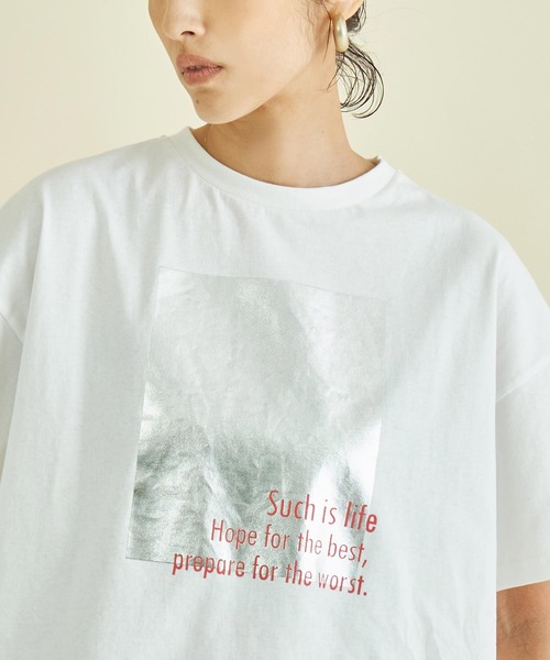 Settimissimo(セッティミッシモ)の「メタリック箔プリント×カラーロゴ オーバーサイズ Tシャツ(Tシャツ/カットソー・レディース・グリーン/レッド・FREE)」の20枚目の写真
