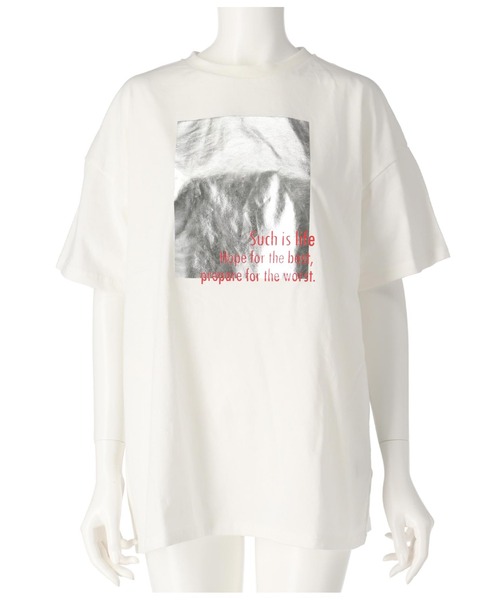 Settimissimo(セッティミッシモ)の「メタリック箔プリント×カラーロゴ オーバーサイズ Tシャツ(Tシャツ/カットソー・レディース・グリーン/レッド・FREE)」の10枚目の写真