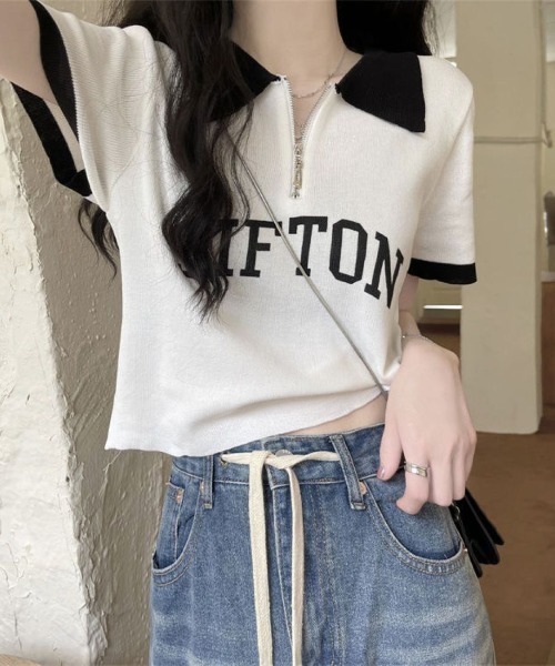 LETee(レティー)の「ハーフジップ×配色デザインが旬顔!スポーティーで大人可愛いロゴポロトップス(Tシャツ/カットソー・レディース・ブラック/ベージュ/ホワイト・FREE)」の4枚目の写真