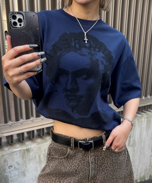 Sourcream（サワークリーム）の「【Sourcream】偉人TEE（Tシャツ/カットソー・レディース・ホワイト/グレー/ブラウン/ネイビー/チャコールグレー・LARGE/MEDIUM/SMALL）」の5枚目の写真