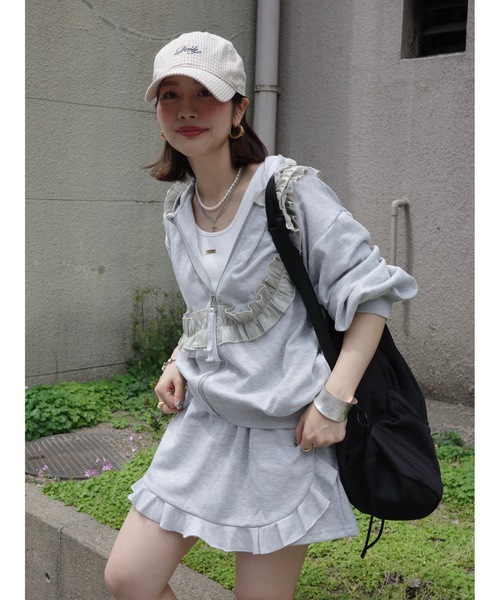 jumelle（ジュメロ）の「design frill parka（パーカー・レディース・グレー・FREE）」の3枚目の写真