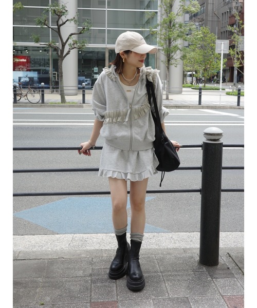 jumelle（ジュメロ）の「design frill parka（パーカー・レディース・グレー・FREE）」の5枚目の写真