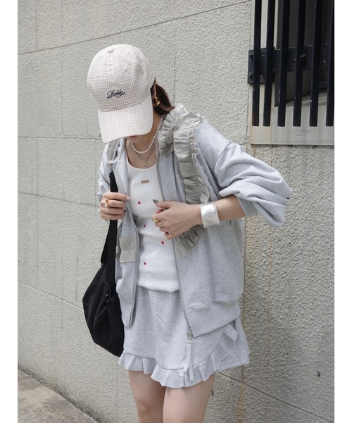 jumelle（ジュメロ）の「design frill parka（パーカー・レディース・グレー・FREE）」の6枚目の写真