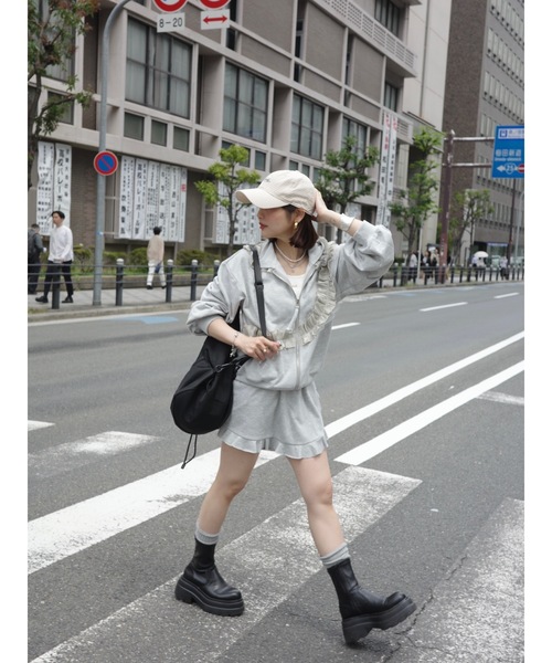 jumelle（ジュメロ）の「design frill parka（パーカー・レディース・グレー・FREE）」の8枚目の写真