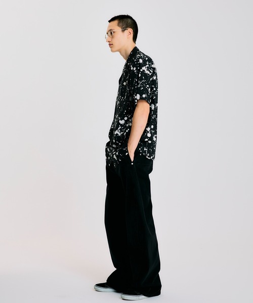 NOISE MAKER（ノイズメーカー）の「ペイント柄オープンカラーシャツ【MADE IN JAPAN】（シャツ/ブラウス・メンズ・ブラック・XL/L/M）」の2枚目の写真