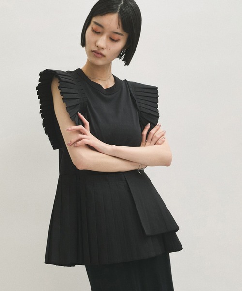 ADAM ET ROPE'（アダムエロペ）の「【サステナブル】プリーツコンビプルオーバー（Tシャツ/カットソー・レディース・ブラック/ホワイト/サックスブルー・FREE）」の2枚目の写真