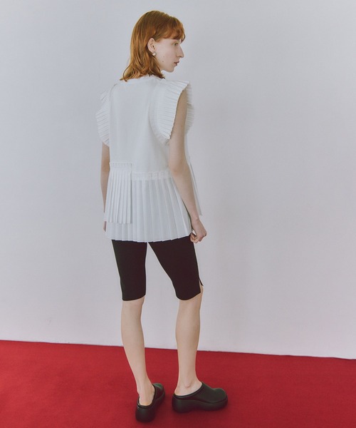 ADAM ET ROPE'（アダムエロペ）の「【サステナブル】プリーツコンビプルオーバー（Tシャツ/カットソー・レディース・ブラック/ホワイト/サックスブルー・FREE）」の6枚目の写真