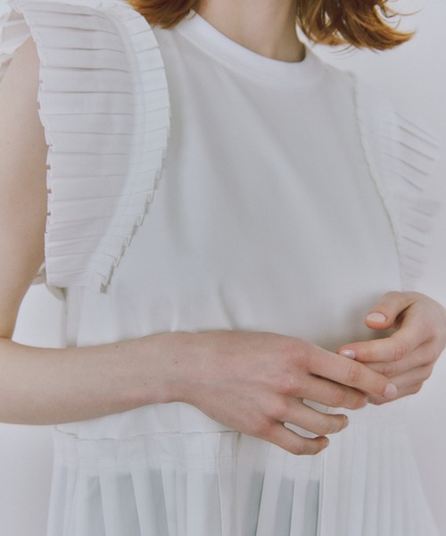 ADAM ET ROPE'（アダムエロペ）の「【サステナブル】プリーツコンビプルオーバー（Tシャツ/カットソー・レディース・ブラック/ホワイト/サックスブルー・FREE）」の7枚目の写真