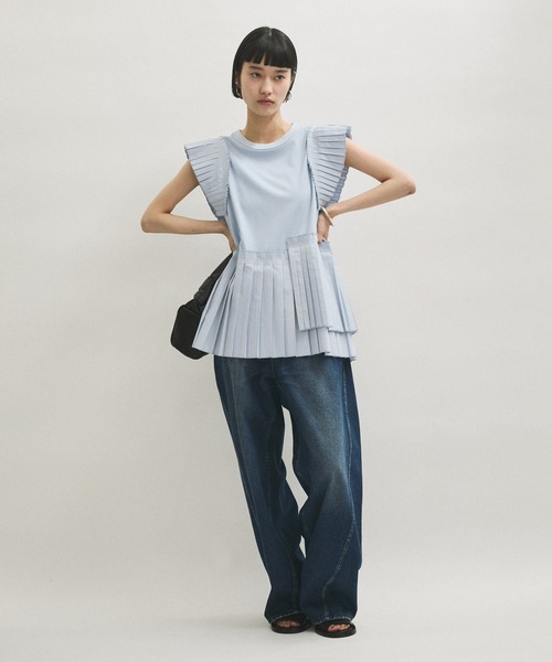 ADAM ET ROPE'（アダムエロペ）の「【サステナブル】プリーツコンビプルオーバー（Tシャツ/カットソー・レディース・ブラック/ホワイト/サックスブルー・FREE）」の17枚目の写真