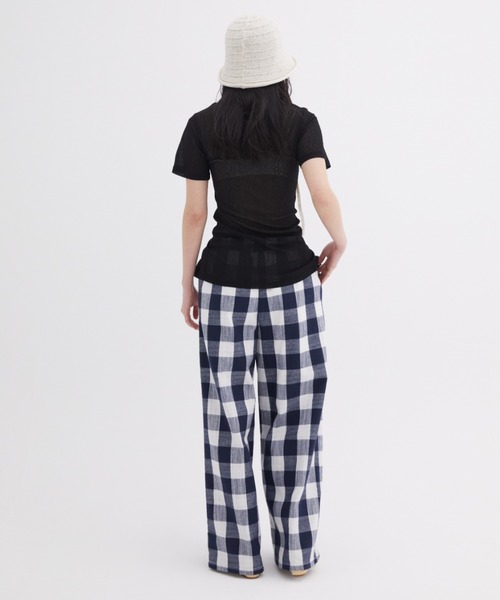 FUULLY STUDIO（フーリィーステューディオ）の「センタースリットシアーハーフスリーブトップス（Tシャツ/カットソー・レディース・ベージュ/ブラック/ライトピンク・FREE）」の20枚目の写真