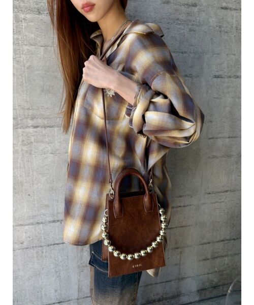 EVRIS（エヴリス）の「ボールチェーンモチーフスクエアショルダーBAG（ショルダーバッグ・レディース・ブラウン/ブルー/ブラック・FREE）」の14枚目の写真