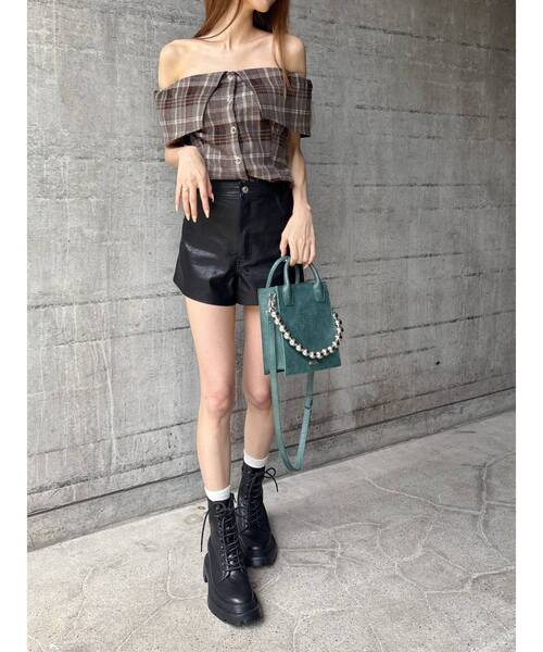 EVRIS（エヴリス）の「ボールチェーンモチーフスクエアショルダーBAG（ショルダーバッグ・レディース・ブラウン/ブルー/ブラック・FREE）」の8枚目の写真