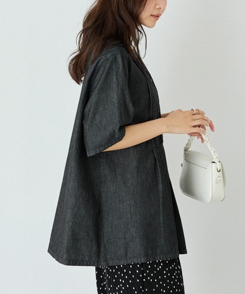 LAVEANGE（ラビアンジェ）の「デニムタックブラウス（シャツ/ブラウス・レディース・ネイビー/ブラック・4L/3L/LL/M/5L）」の16枚目の写真