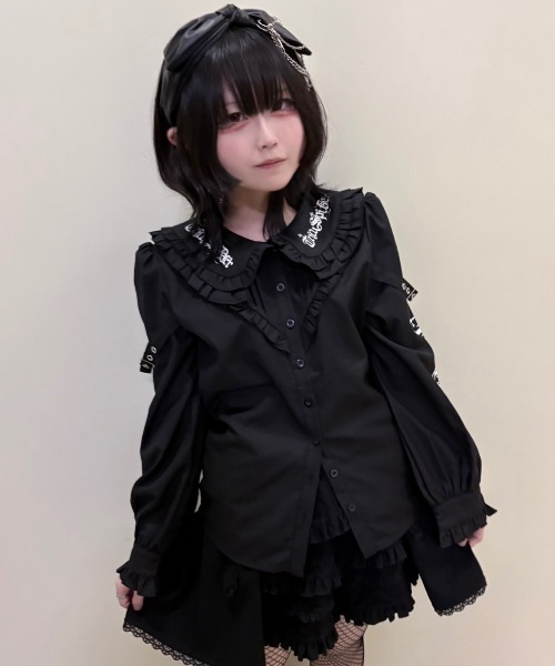 ブラウス シャツ A'GEM/9 × .kom「TricuspidC/トライカスピッドシー」ビッグカラーロゴブラウス レディース メンズ A'GEM/9 × .kom『TricuspidC/トライカスピッドシー』ビッグ