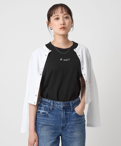 To b. by agnes b.(トゥービーバイアニエスベー)の「<To b. by agnes b.コラボ>ロゴ ショートスリーブ Tシャツ(Tシャツ/カットソー・レディース・ブラック/オフホワイト・FREE)」の3枚目の写真