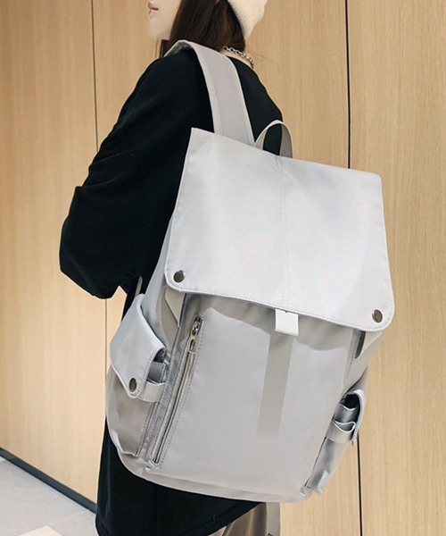 Lace Ladies(レースレディース)の「ソリッドカラー 大容量 撥水 スクエア 多ポケット バックパック(バックパック/リュック・レディース・ブラック/ブラウン/グリーン/グレー・FREE)」の3枚目の写真