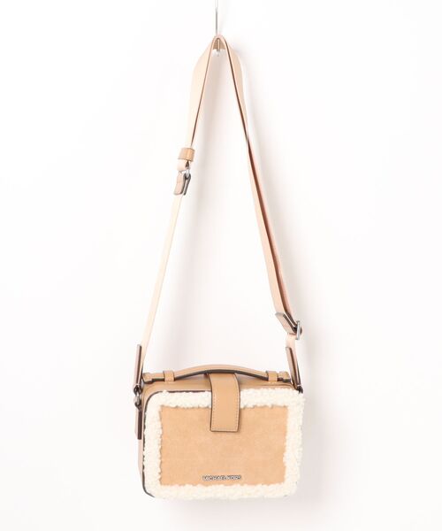 MICHAEL KORS(マイケルコース)の「COOPER スエード & シェルパ クロスボディ(ショルダーバッグ・メンズ・ベージュ系・FREE)」の5枚目の写真