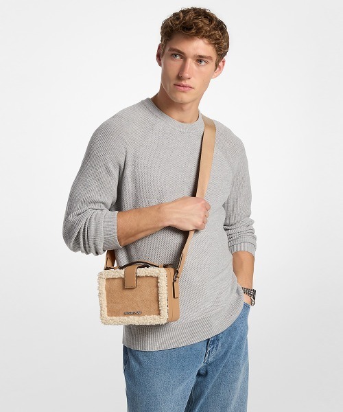 MICHAEL KORS(マイケルコース)の「COOPER スエード & シェルパ クロスボディ(ショルダーバッグ・メンズ・ベージュ系・FREE)」の8枚目の写真