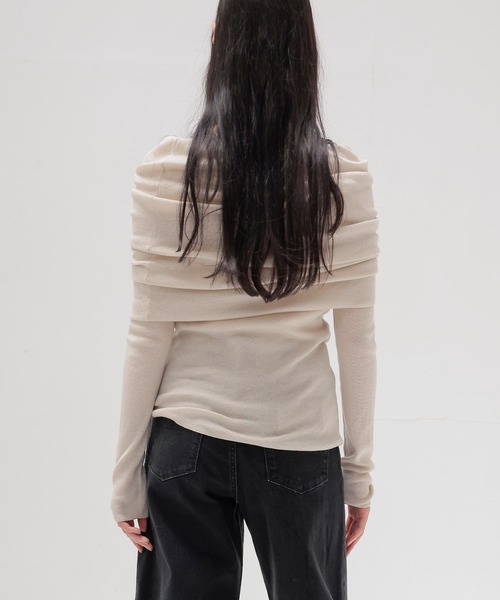 DRESSLAVE（ドレスレイブ）の「big offshoulder pull(ビッグオフショルダープルオーバー)（ニット/セーター・レディース・ホワイト/チャコールグレー・38）」の4枚目の写真