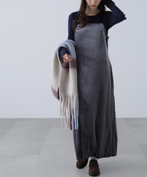 FREE'S MART（フリーズマート）の「◆２ストラップベロアキャミワンピース（ワンピース・レディース・ブラック/グレー/ブラウン・SMALL/MEDIUM）」の3枚目の写真