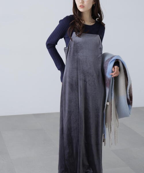 FREE'S MART（フリーズマート）の「◆２ストラップベロアキャミワンピース（ワンピース・レディース・ブラック/グレー/ブラウン・SMALL/MEDIUM）」の9枚目の写真