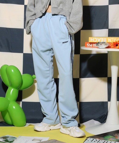 NERDY(ノルディ)の「シンボルパターンブロックトラックパンツ(スウェットパンツ・レディース・ホワイト/ブルー/パープル・L/M)」の10枚目の写真