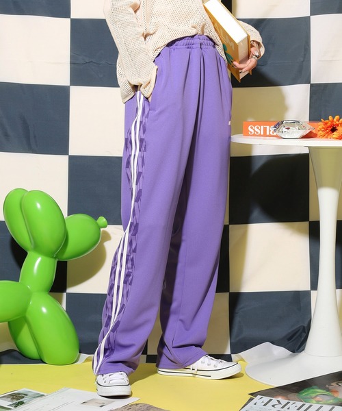 NERDY(ノルディ)の「シンボルパターンブロックトラックパンツ(スウェットパンツ・レディース・ホワイト/ブルー/パープル・L/M)」の18枚目の写真