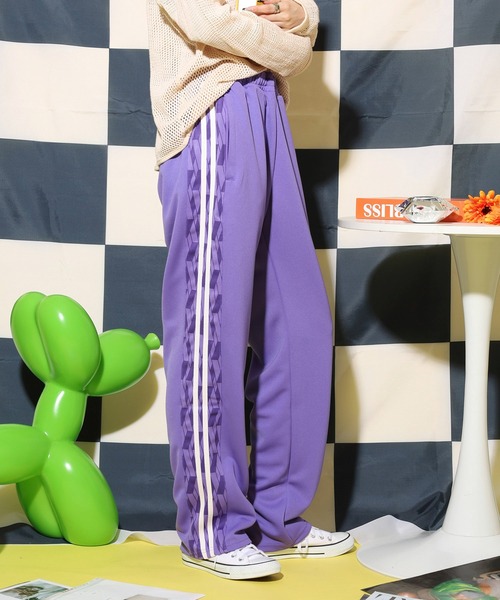 NERDY(ノルディ)の「シンボルパターンブロックトラックパンツ(スウェットパンツ・レディース・ホワイト/ブルー/パープル・L/M)」の21枚目の写真