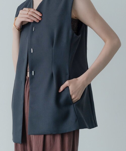 GALLEST（ギャレスト）の「【セットアップ対応】ウーステッドライクジレジャケット（ノーカラージャケット・レディース・チャコールグレー/グレー・38/34）」の14枚目の写真