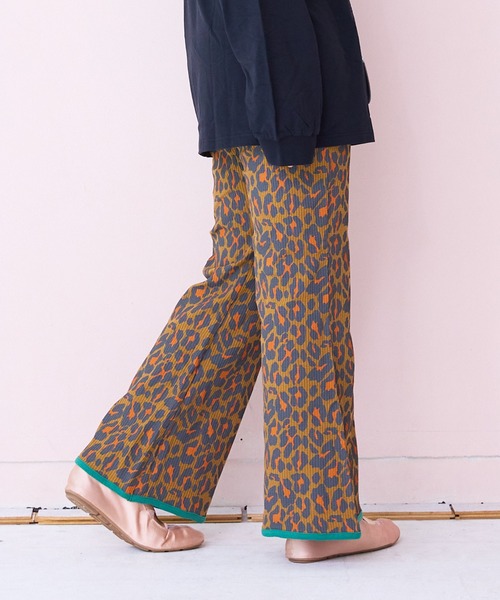 MARKEY'S(マーキーズ)の「総柄ワッフルパイピングフレア-パンツ/おとな(その他パンツ・レディース・杢グレー/レッド系その他/ブラウン系その他/ブラック系その他・160cm)」の11枚目の写真