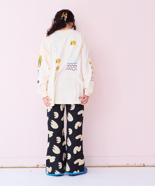 MARKEY'S(マーキーズ)の「総柄ワッフルパイピングフレア-パンツ/おとな(その他パンツ・レディース・杢グレー/レッド系その他/ブラウン系その他/ブラック系その他・160cm)」の10枚目の写真