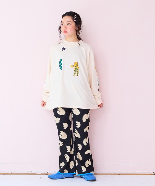 MARKEY'S(マーキーズ)の「総柄ワッフルパイピングフレア-パンツ/おとな(その他パンツ・レディース・杢グレー/レッド系その他/ブラウン系その他/ブラック系その他・160cm)」の7枚目の写真