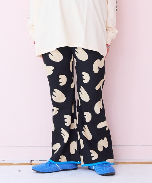 MARKEY'S(マーキーズ)の「総柄ワッフルパイピングフレア-パンツ/おとな(その他パンツ・レディース・杢グレー/レッド系その他/ブラウン系その他/ブラック系その他・160cm)」の5枚目の写真