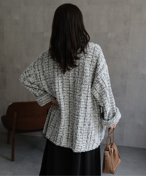 ap retro(アプレトロ)の「ツイード編みニットカーディガン / ニットジャケット(ノーカラージャケット・レディース・ベージュ系その他/ブラック系その他/グレー・FREE)」の17枚目の写真